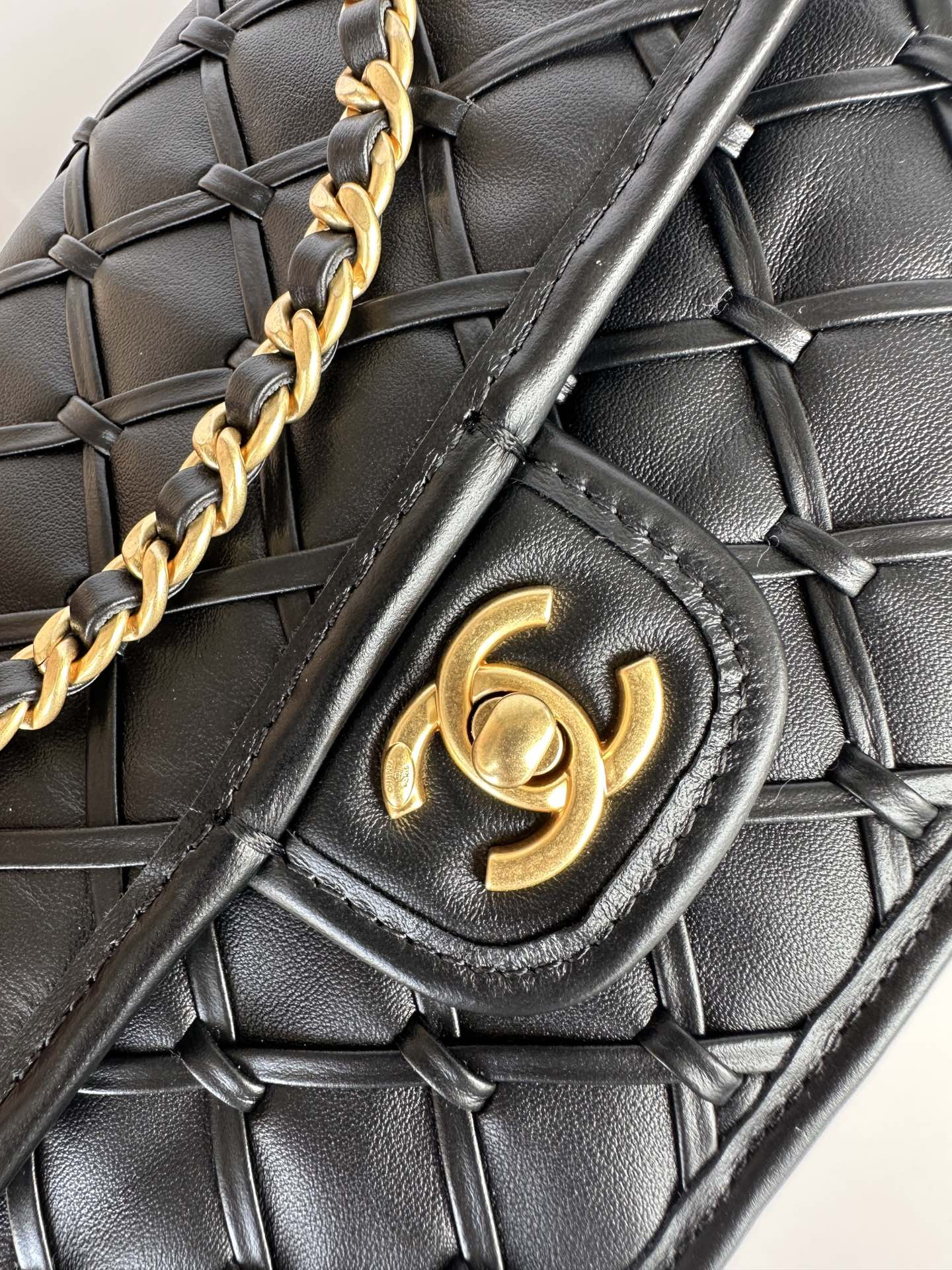 Chanell AS4795 Classic Flap Bag: Luxurious Design & Premium Leather 6 i1747973185 8941 3