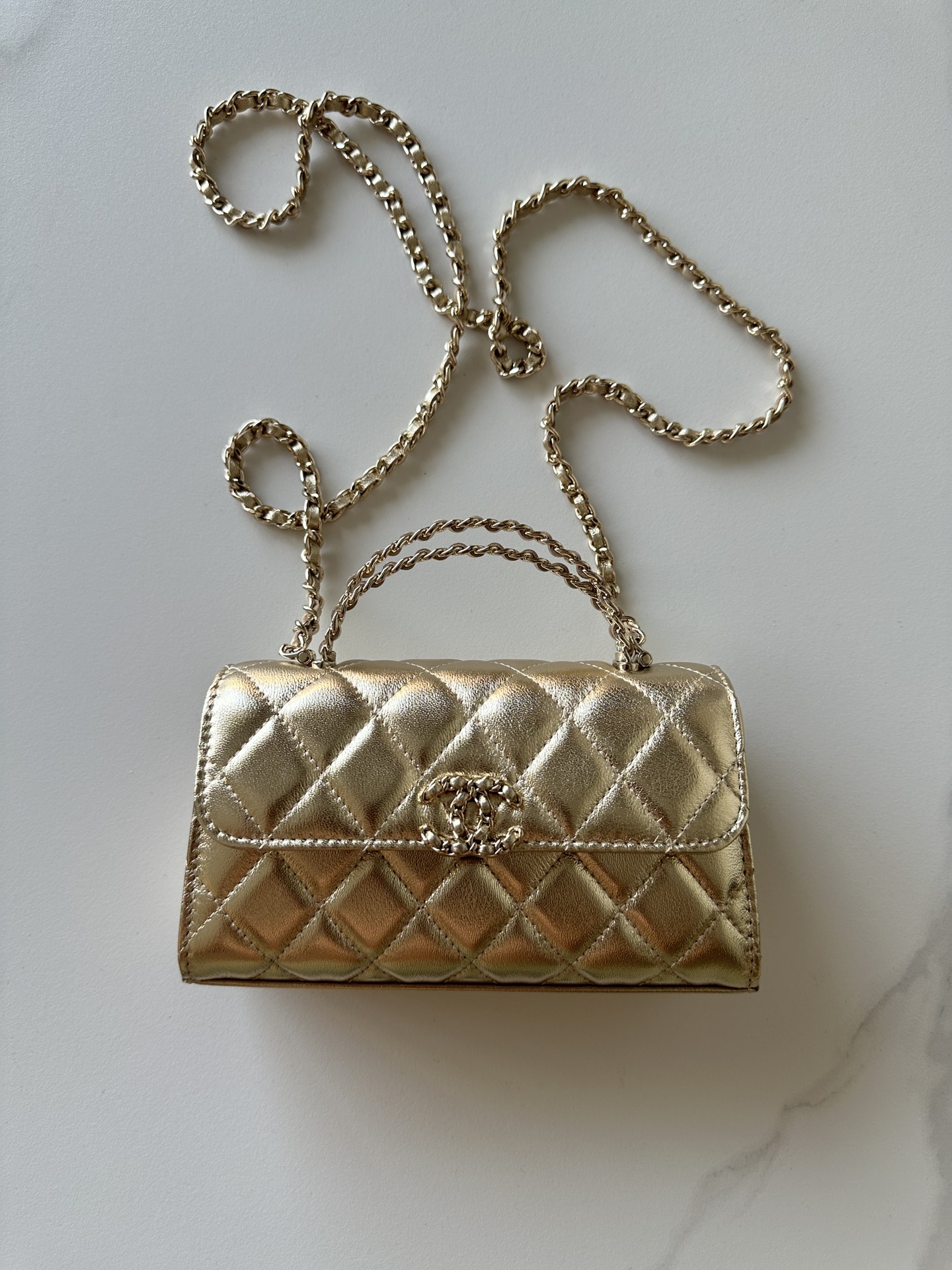 NO:340467,Brand: Chanel Model: AS Introduction: Original single quality, classic work, gorgeous and elegant cutting-edge, is your unexpected honor. Leather type: Original single imported sheepskin, with original cloth inside. Hardware: Original hardware preparation size 18cm/10cm/4.5cm, CHANEL, chanel, sheepskin19860909品牌:Chanel型号:AS简介:原单质量,经典之作,华丽与气质的前沿,是你意想不到的尊贵.皮种:原单进口羊皮,里配原版布.五金:原版五金配制尺寸18cm/10cm/4.5cm,CHANEL,chanel,sheepskin,Bag