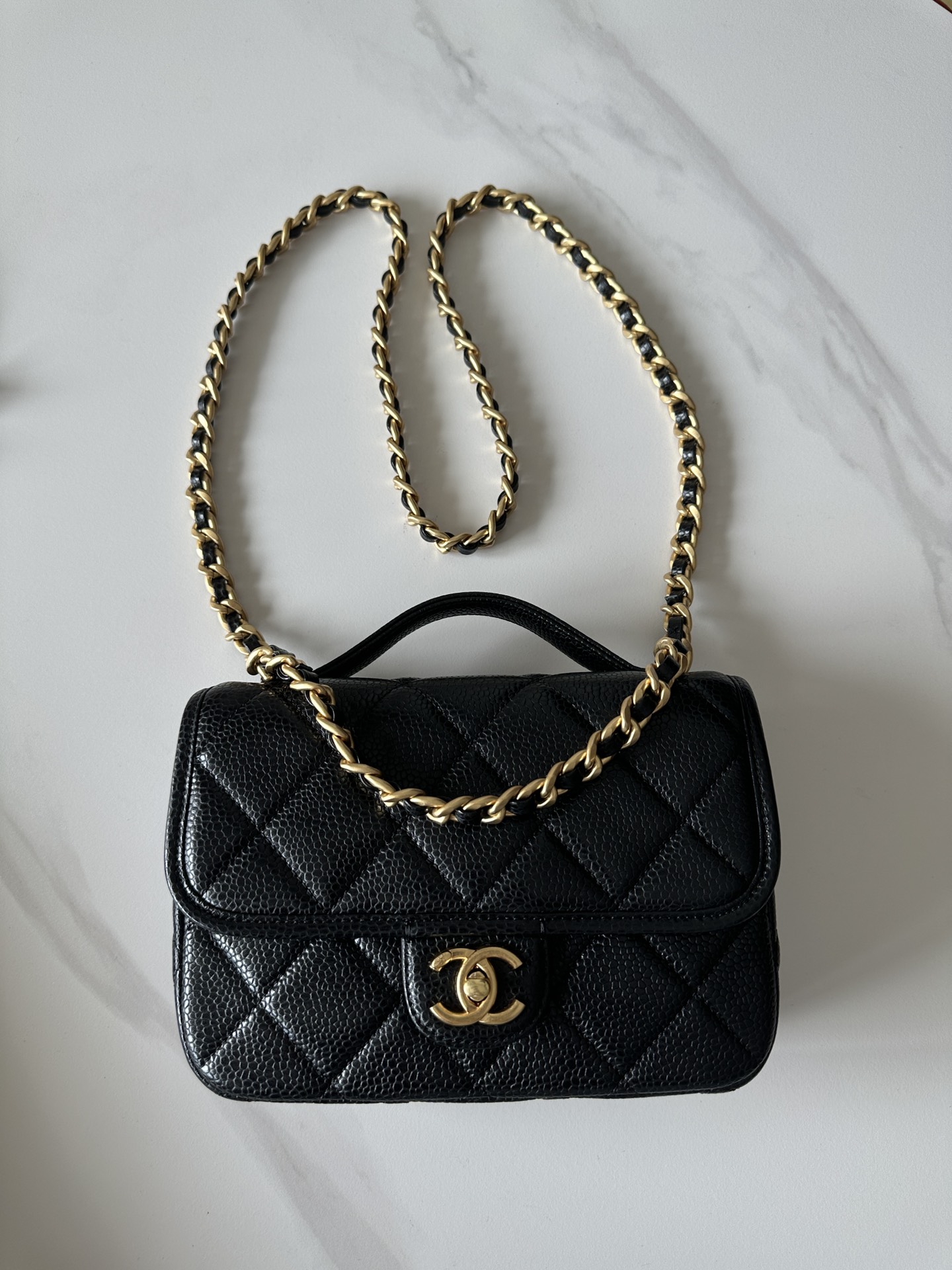 NO:340445,Brand: Chanel Model: AS5147 Introduction: Original single quality, classic work, gorgeous and temperament, is the forefront of your unexpected honor. Leather type: Original single imported ball pattern cowhide, with original cloth inside. Hardware: Original hardware preparation size 23cm/16cm/6cm, CHANEL, chanel, cowhide19860909品牌:Chanel型号:AS5147简介:原单质量,经典之作,华丽与气质的前沿,是你意想不到的尊贵.皮种:原单进口球纹牛皮,里配原版布.五金:原版五金配制尺寸23cm/16cm/6cm,CHANEL,chanel,cowhide,Bag