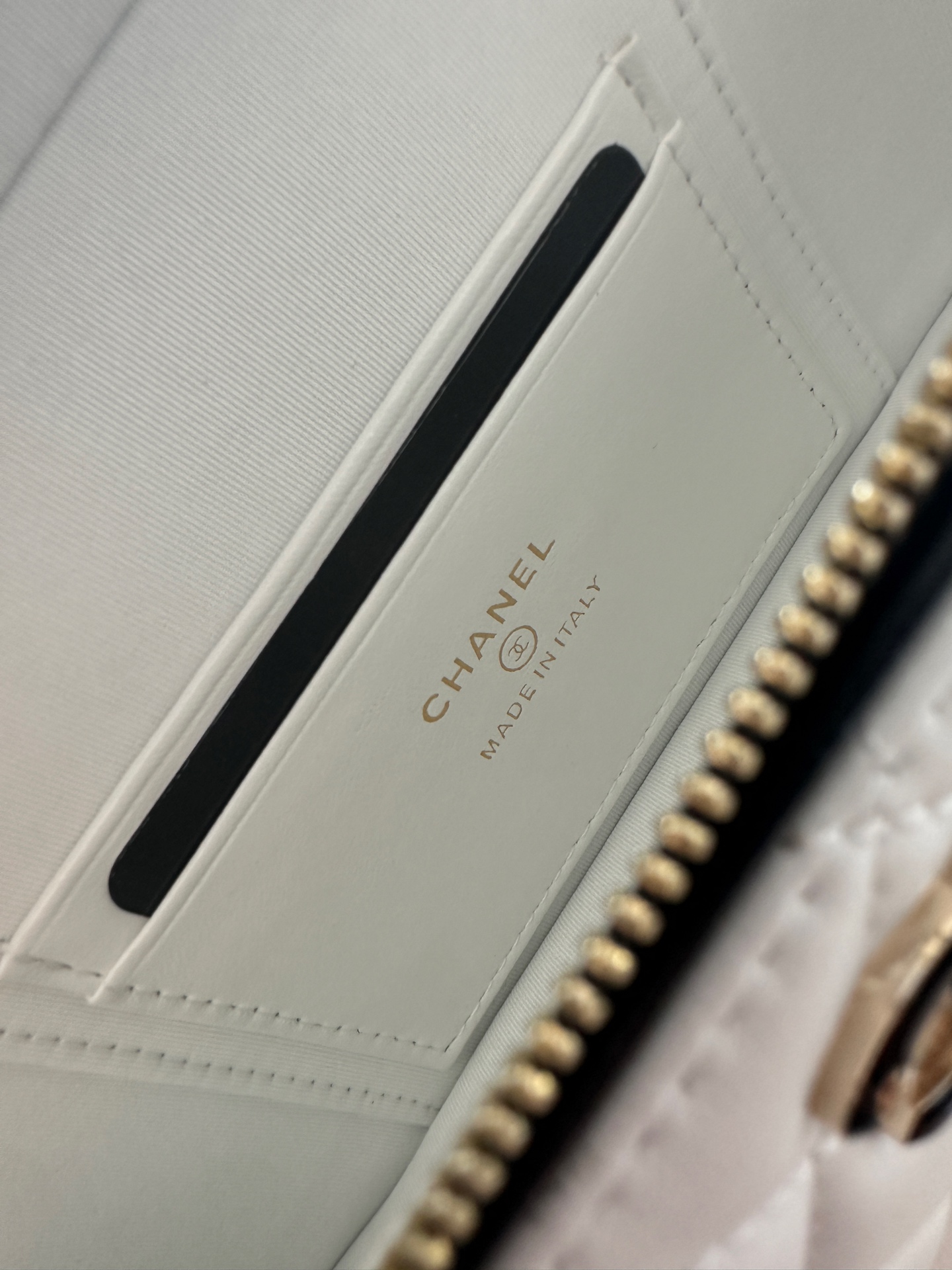 Chanel Leather Bag Lookbook style reference detail image 9 from source 786005