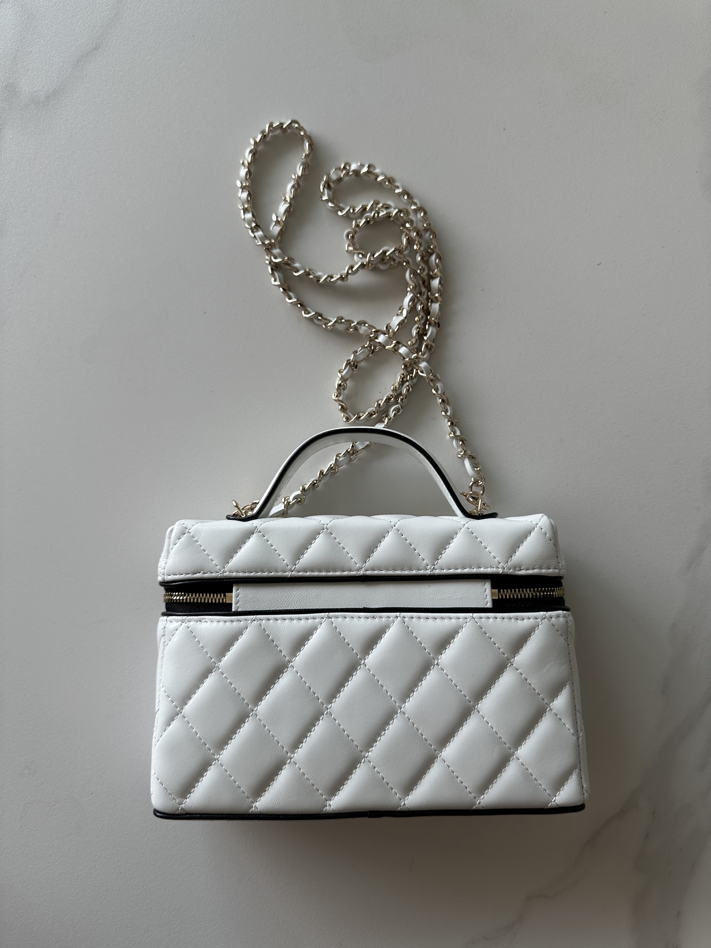 Chanel Leather Bag Lookbook style reference detail image 4 from source 786005