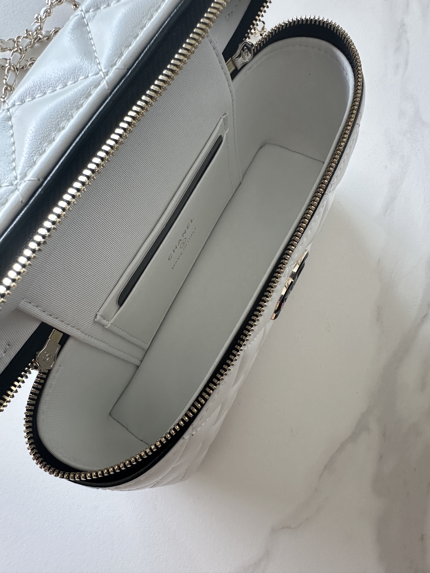 Chanel Leather Bag Lookbook style reference detail image 8 from source 786005