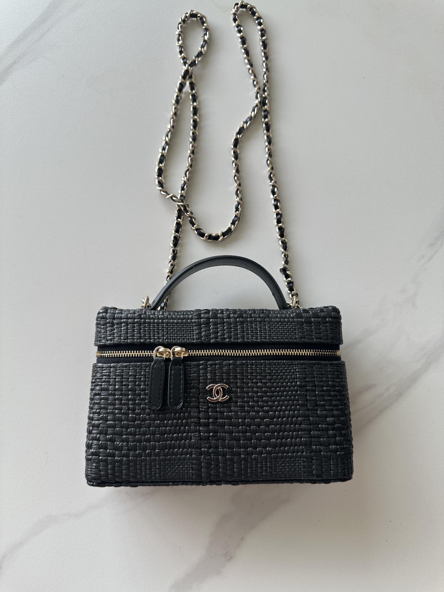 NO:894577,Genuine grade original leather Brand: Chanel Model: AP Introduction: Original quality, classic, the forefront of magnificence and temperament, nobility beyond your expectation. Leather type: Original straw woven, with original cloth inside. Hardware: Original hardware. Size: 17cmX9.5cmX8cm, CHANEL, chanel, espadrilles19860909正品级 原厂皮 品牌:Chanel型号:AP简介:原单质量,经典之作,华丽与气质的前沿,是你意想不到的尊贵.皮种:原单草编,里配原版布.五金:原版五金配制尺寸:17cmX9.5cmX8cm,CHANEL,chanel,espadrilles,Bag