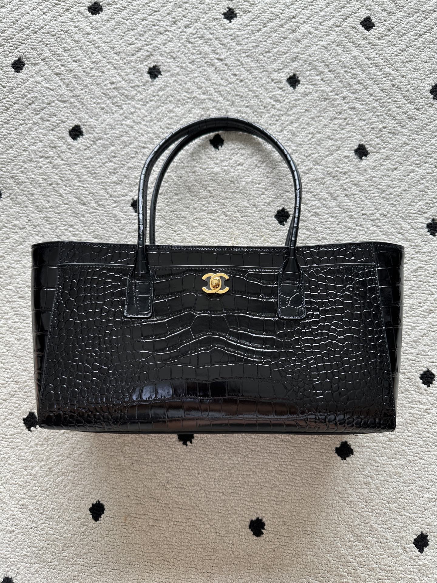 NO:894561,Genuine grade original leather Brand: Chanel Model: AS6243 Introduction: Original quality, classic, the forefront of magnificence and temperament, nobility beyond your expectation. Leather type: Original cowhide with crocodile pattern, lining with original cloth. Hardware: Original hardware size: 39cmX20cmX13cm, CHANEL, chanel, cowhide19860909正品级 原厂皮 品牌:Chanel型号:AS6243简介:原单质量,经典之作,华丽与气质的前沿,是你意想不到的尊贵.皮种:原单牛皮压鳄鱼纹,里配原版布.五金:原版五金配制尺寸:39cmX20cmX13cm,CHANEL,chanel,cowhide,Bag