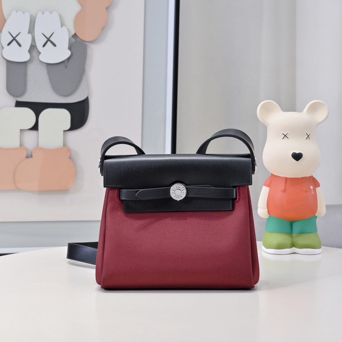 🐎新品现货🆕 银扣580💰金扣600💰
Mini Herbag 凯莉迷你布包 20cm 皮拼布银扣 超级Q么哒
限量版 专柜同步