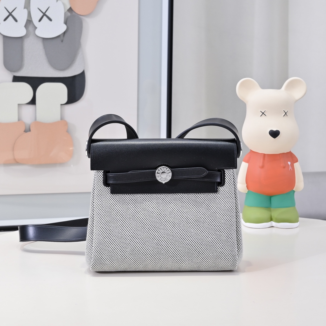 NO:697995,New products in stock Mini Herbag Kelly mini cloth bag 20cm leather patchwork silver buckle Super Qmoda limited edition counter synchronization, Hermes, hermes, Hermes,19860909新品现货  Mini Herbag 凯莉迷你布包 20cm 皮拼布银扣 超级Q么哒 限量版 专柜同步,爱马仕,hermes,Hermes,,Bag