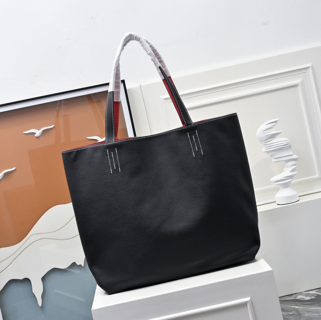 爱马仕（Hermès）奢华与永恒的设计 双面袋两面通用 简单低调 跟着心情换不一样的颜色🌈🌈🌈黑/大红