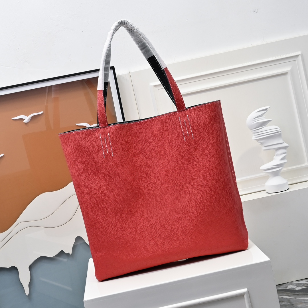 爱马仕（Hermès）奢华与永恒的设计 双面袋两面通用 简单低调 跟着心情换不一样的颜色🌈🌈🌈黑/大红