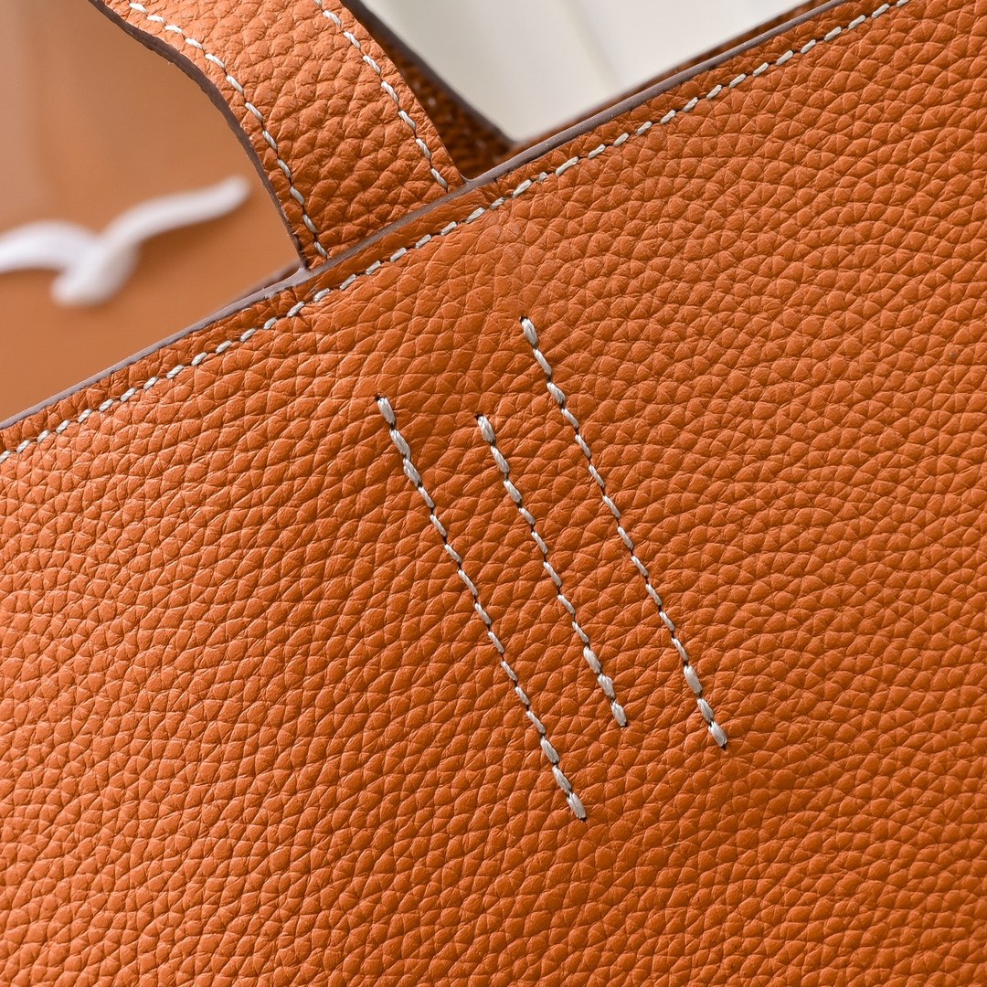 爱马仕（Hermès）奢华与永恒的设计 双面袋两面通用 简单低调 跟着心情换不一样的颜色🌈🌈🌈金棕