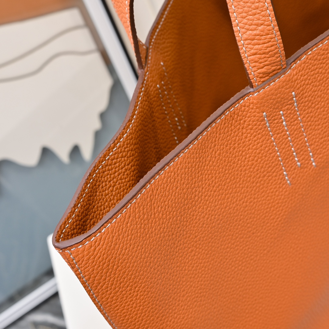 爱马仕（Hermès）奢华与永恒的设计 双面袋两面通用 简单低调 跟着心情换不一样的颜色🌈🌈🌈金棕