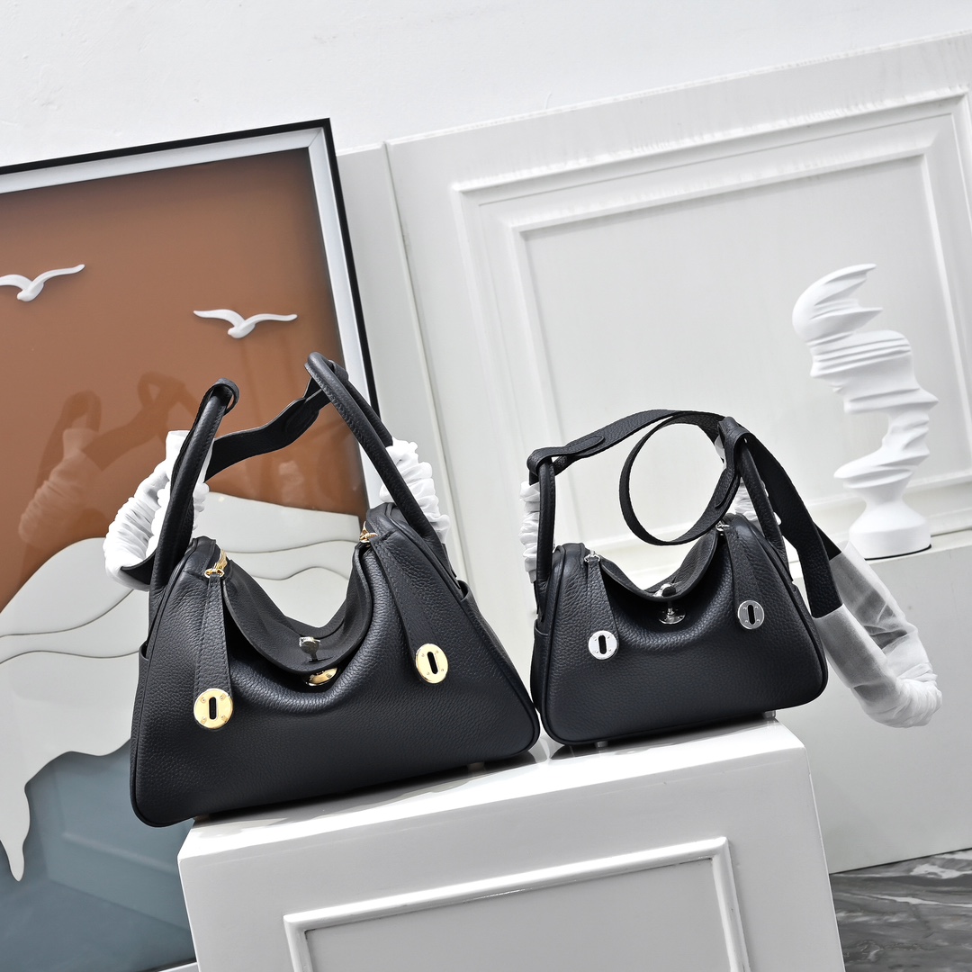 NO:698795,【 】 Hot selling recommendation. Sixteen colors break the rules_ Both design and low-key temperament. First-layer calfskin, exquisite workmanship. Spot 26｜19cm_Gold and silver, Hermes, hermes, cowhide, Hermes,19860909【 】 热卖推荐.十六色 打破常规_ 既有设计感又低调气质. 头层小牛皮,精美做工. 现货26｜19cm_金银,爱马仕,hermes,cowhide,Hermes,,Bag