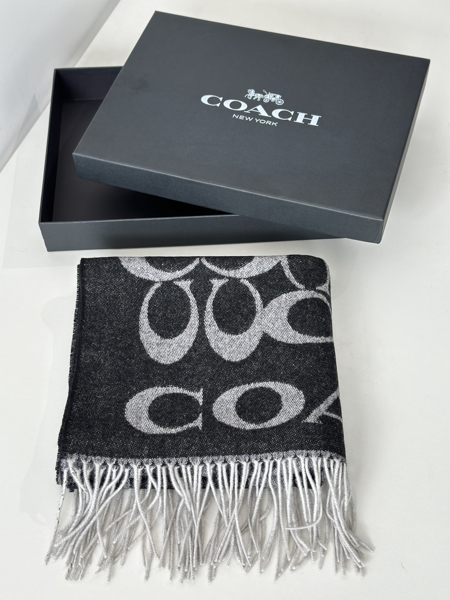 Coach ～纯原 coach 蔻驰 F76384围巾 C logo披肩也太 了吧 不仅有颜值还有品质
