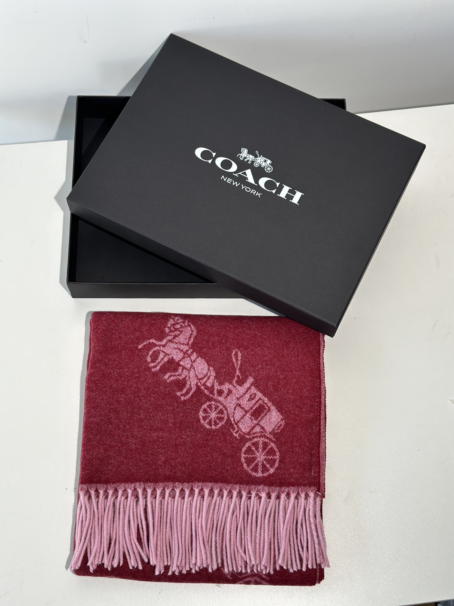 Coach ～纯原 COACH蔻驰 F76384围巾 2023年新款三色披肩也太 了吧 不仅有颜值还有品质
