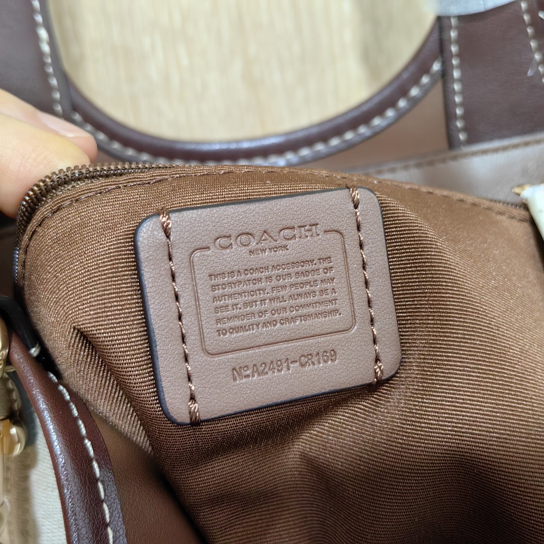 Coach ～￼Coach 蔻驰CR169 Hanna系列最新款水桶包 形似水桶又似菜篮子 牛皮配帆布材质