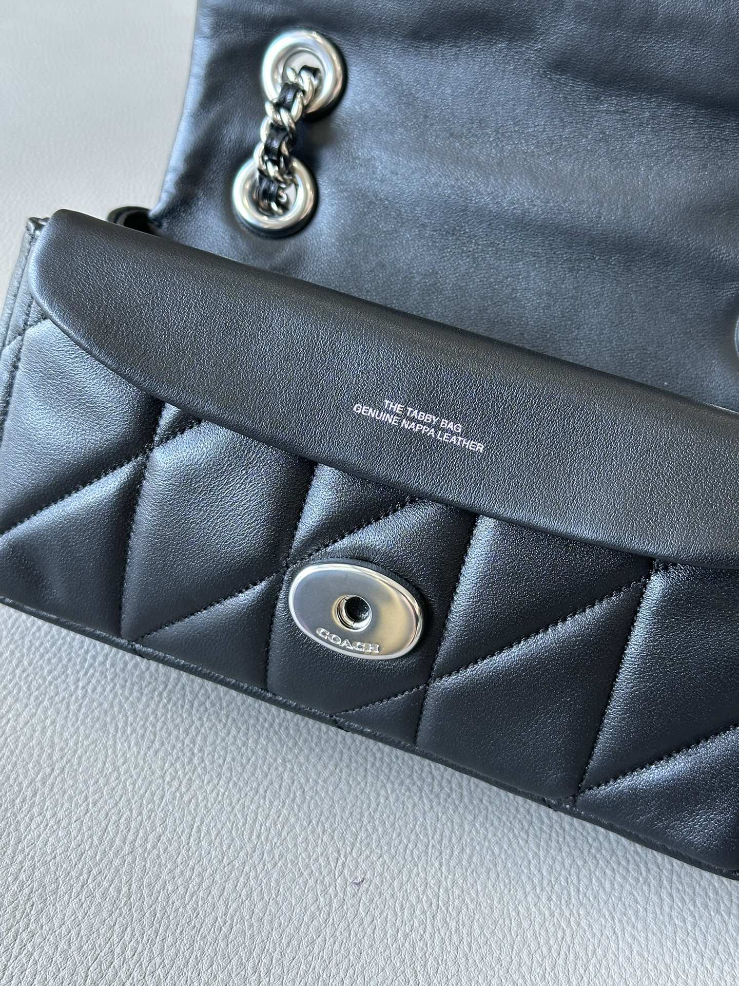 Coach ～ 货 Coach 蔻驰CP149 Quilting Tabby20系列单肩斜挎酒神包