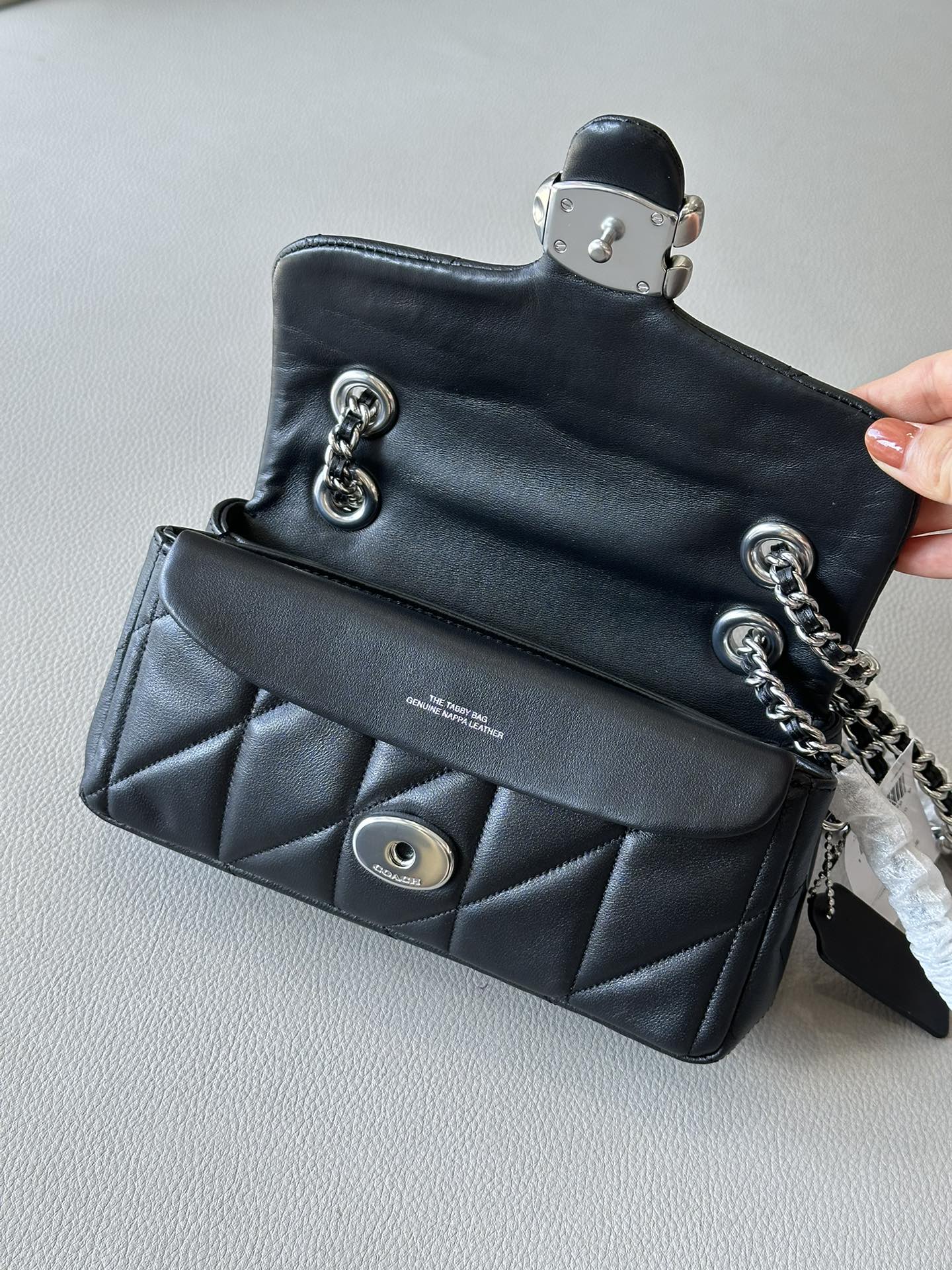 Coach ～ 货 Coach 蔻驰CP149 Quilting Tabby20系列单肩斜挎酒神包