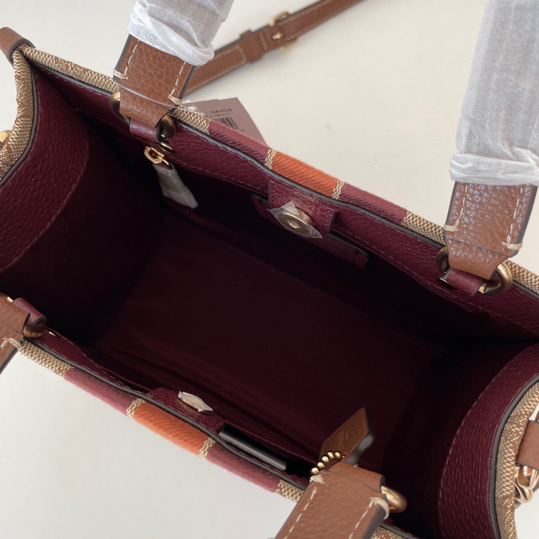 Coach 中秋特价清300 纯原蔻驰8417 条纹和COACH贴饰DEMPSEY 22号托特包