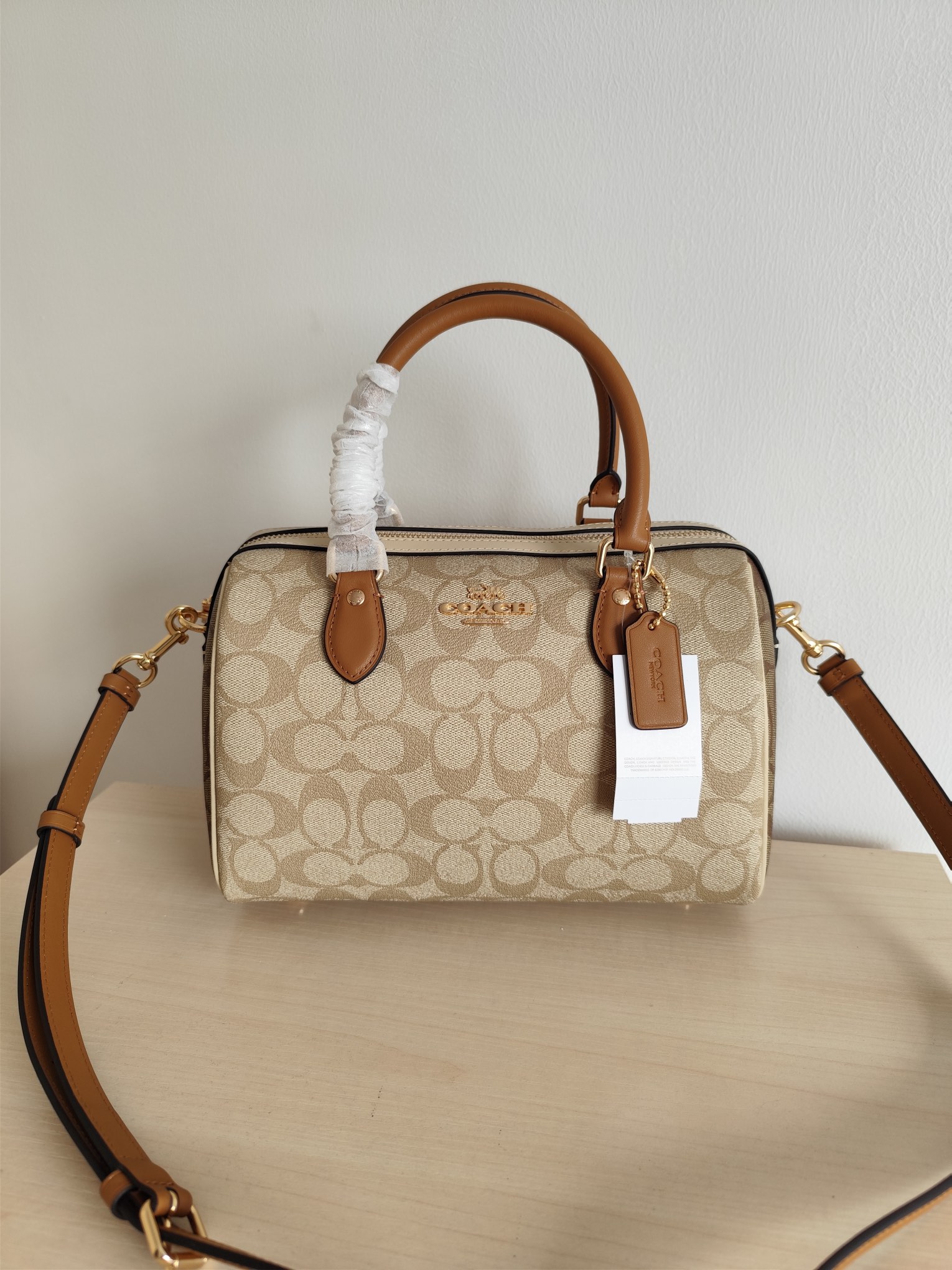 Coach ～纯原coach蔻驰CS185 rowan系列新款配色 焦糖奶茶双拼大号波士顿 枕头包