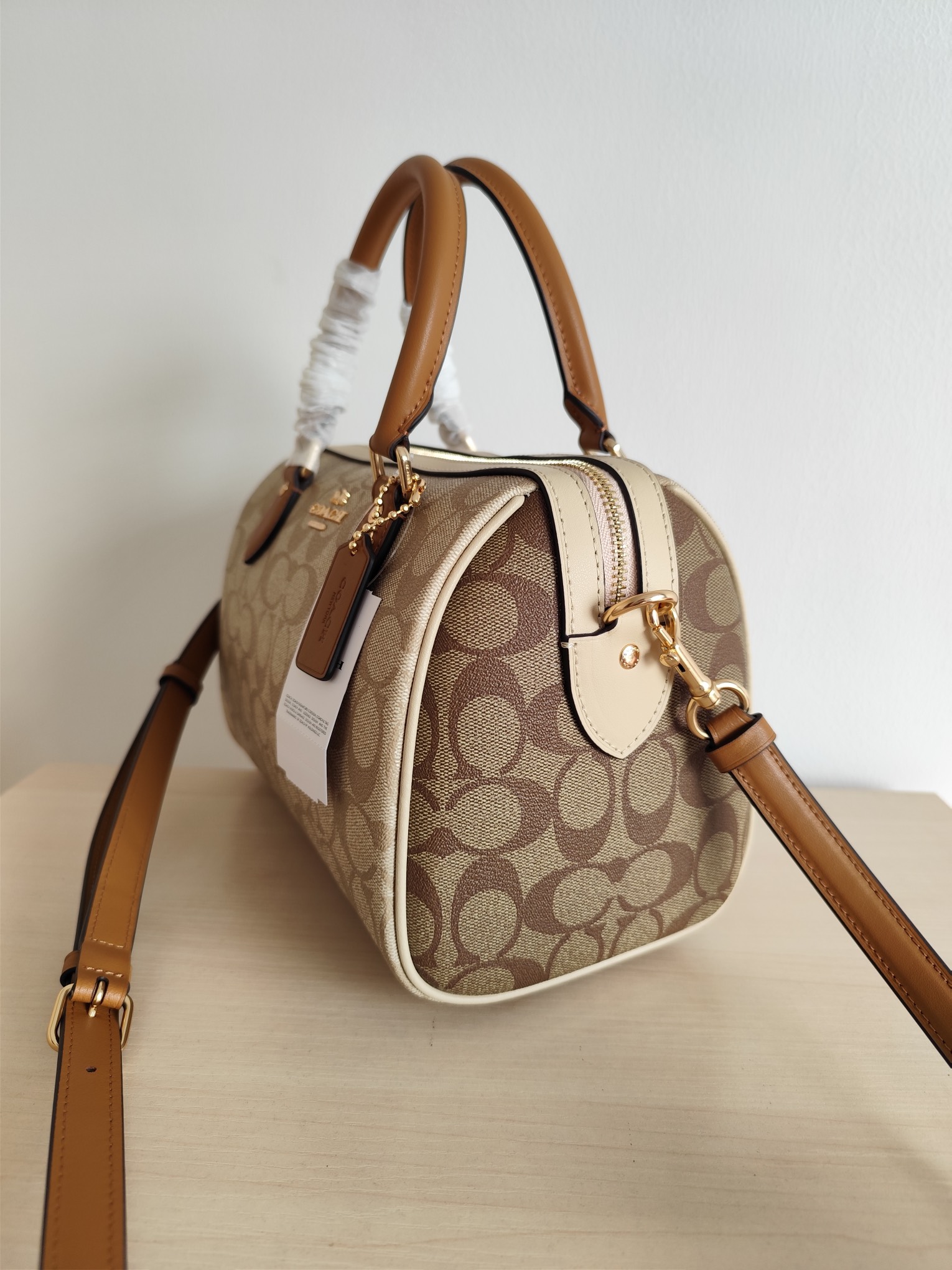 Coach ～纯原coach蔻驰CS185 rowan系列新款配色 焦糖奶茶双拼大号波士顿 枕头包