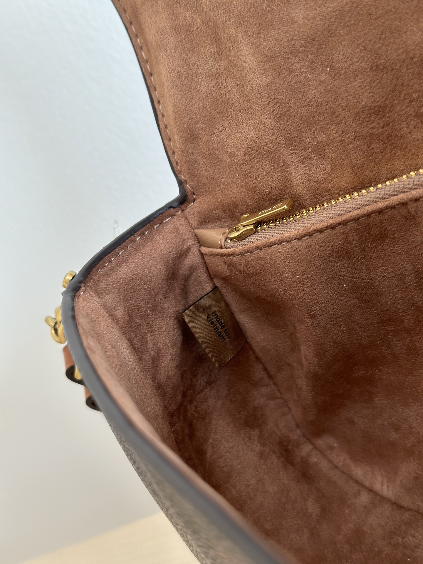 Coach ～￼ Coach蔻驰 CAN92 Brook系列法棍包 有牛皮和老花料两种材质