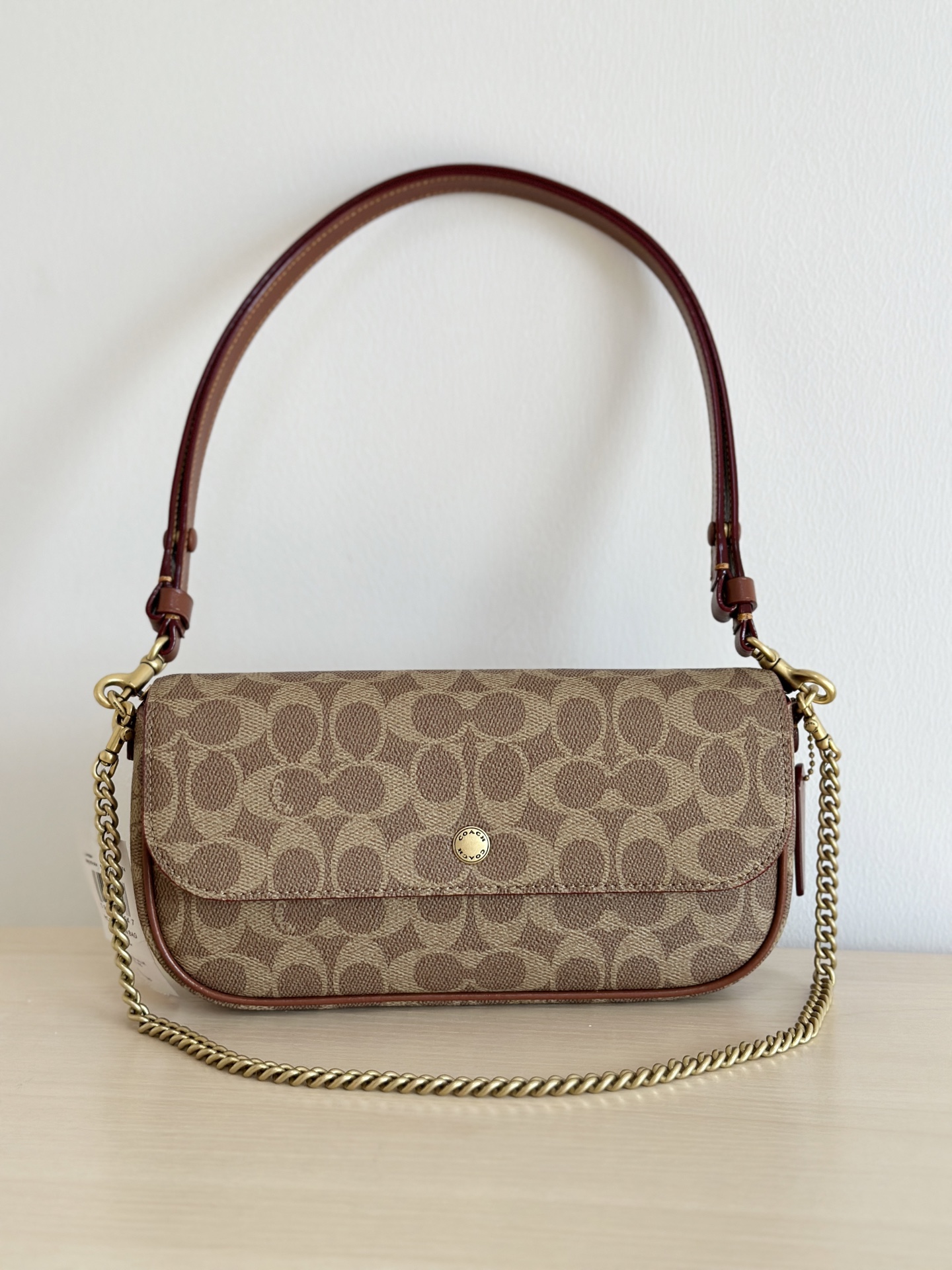 Coach ～￼ Coach蔻驰 CAN91 Brook系列法棍包 有牛皮和老花料两种材质