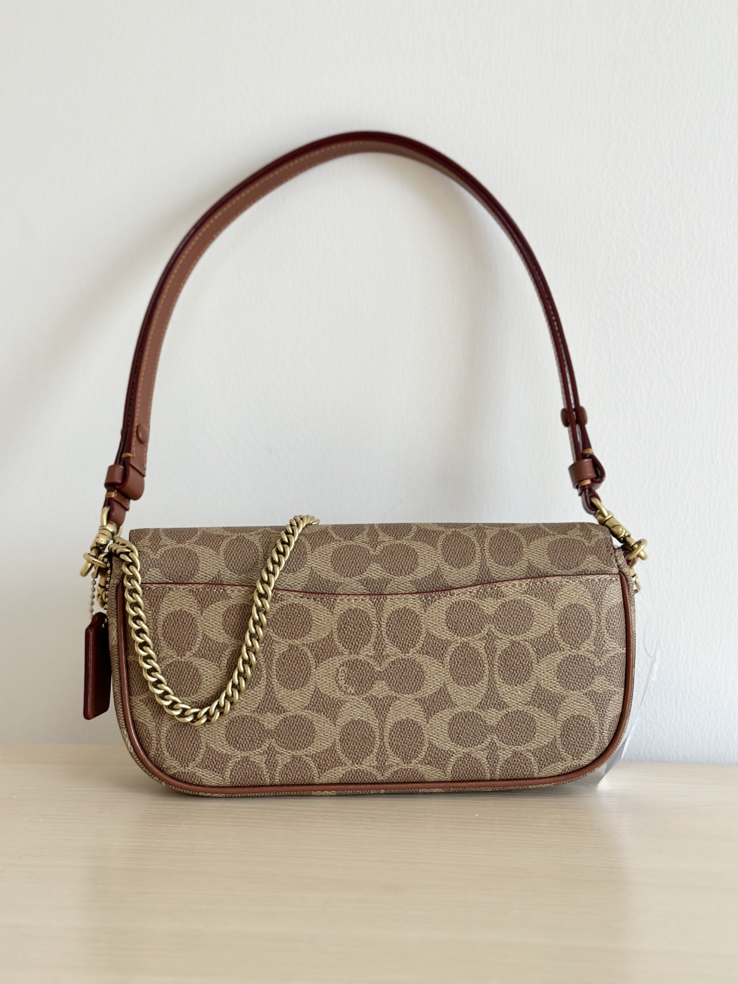 Coach ～￼ Coach蔻驰 CAN91 Brook系列法棍包 有牛皮和老花料两种材质