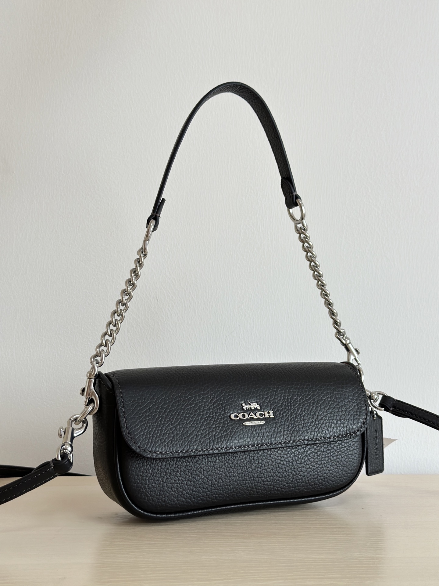 Coach ～纯 Coach蔻驰 CAN72 Hailey系列法棍包 腋下包 这个系列真的被惊艳到了