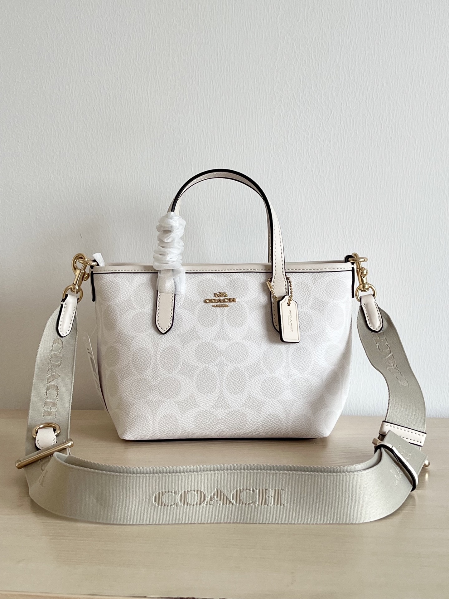 Coach ～纯原 Coach蔻驰 CW032 迷你City托特 设计简约 C字料搭配牛皮材质