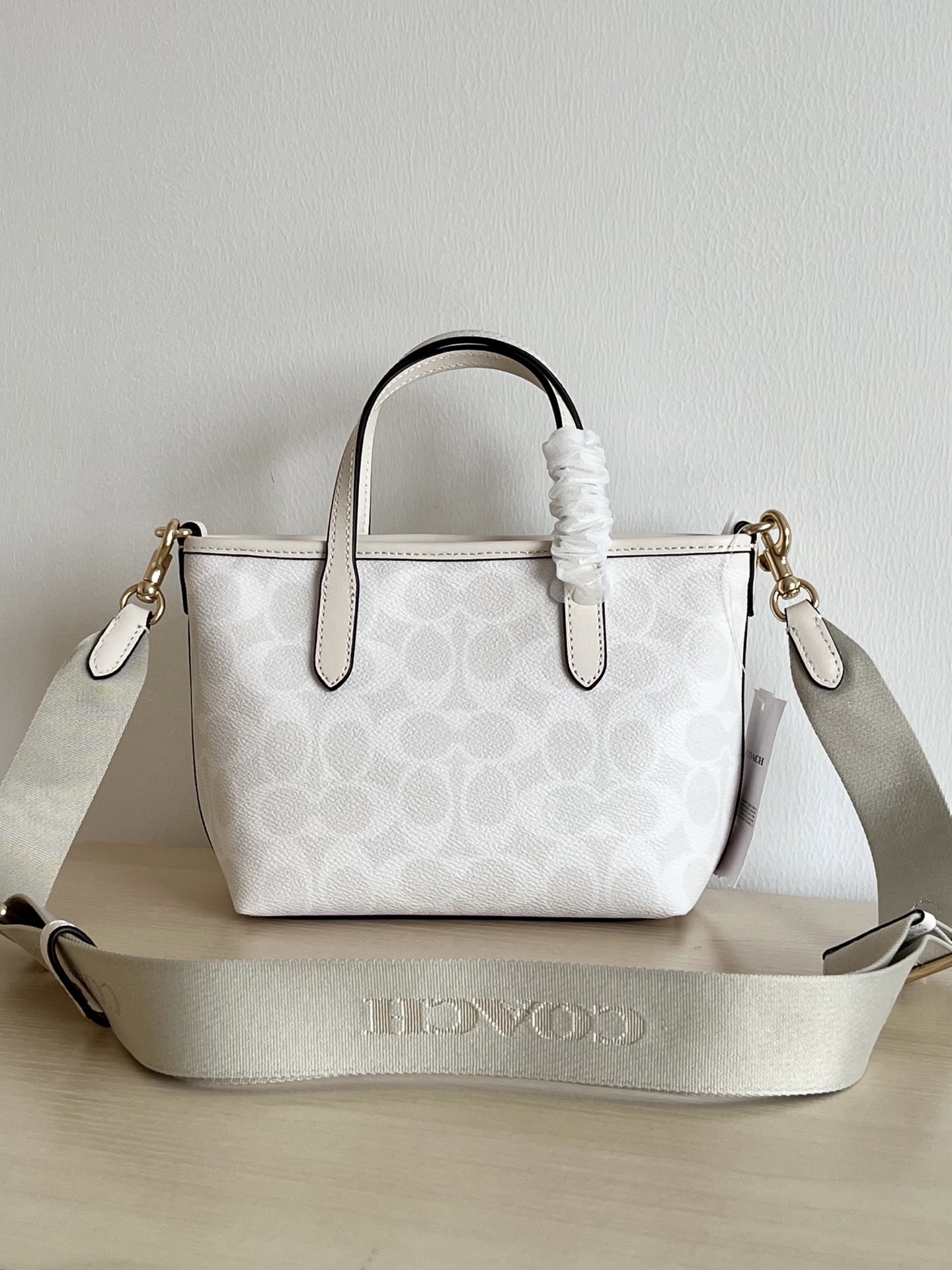 Coach ～纯原 Coach蔻驰 CW032 迷你City托特 设计简约 C字料搭配牛皮材质