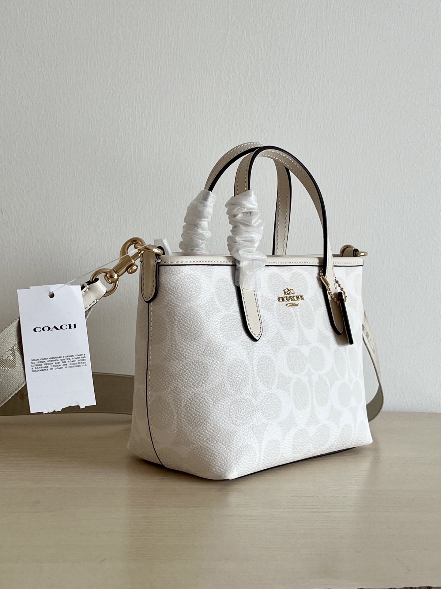 Coach ～纯原 Coach蔻驰 CW032 迷你City托特 设计简约 C字料搭配牛皮材质