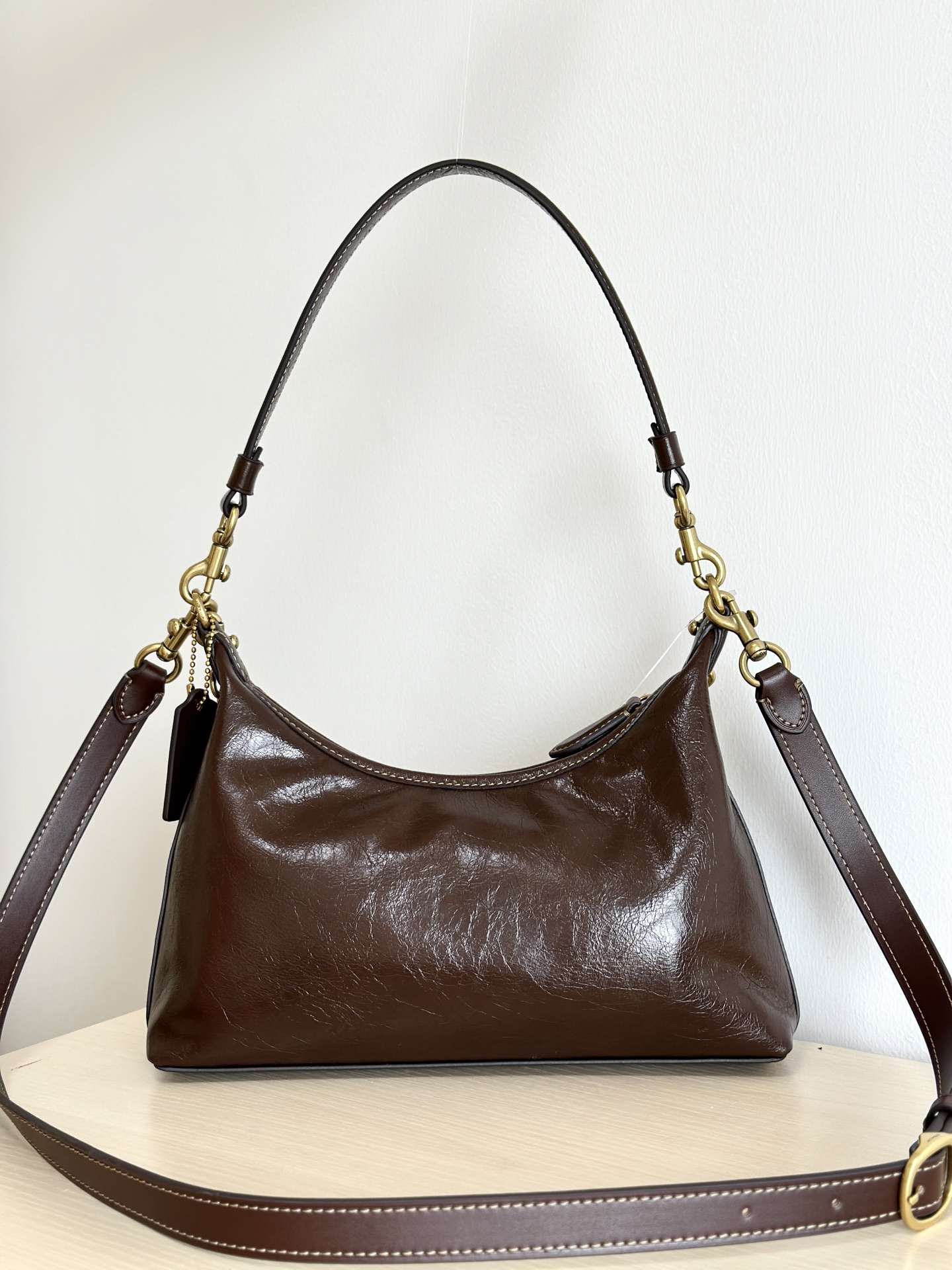 Coach ￼ 纯原Coach蔻驰 CAD75 Juliet朱丽叶系列油蜡皮流浪包 三肩带设计
