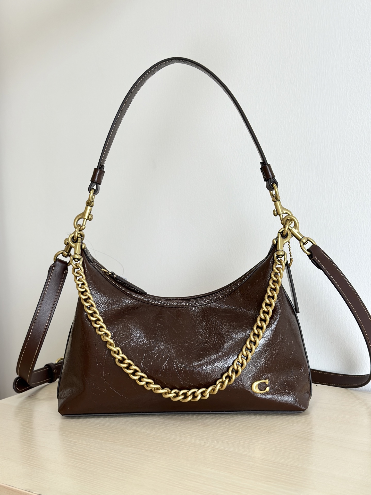 Coach ￼ 纯原Coach蔻驰 CAD75 Juliet朱丽叶系列油蜡皮流浪包 三肩带设计
