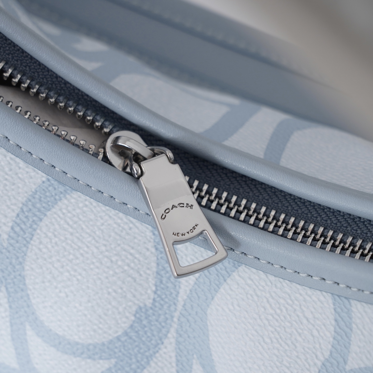 Coach ～纯原Coach蔻驰 CBH87 laurel系列流浪包 单肩斜挎包
