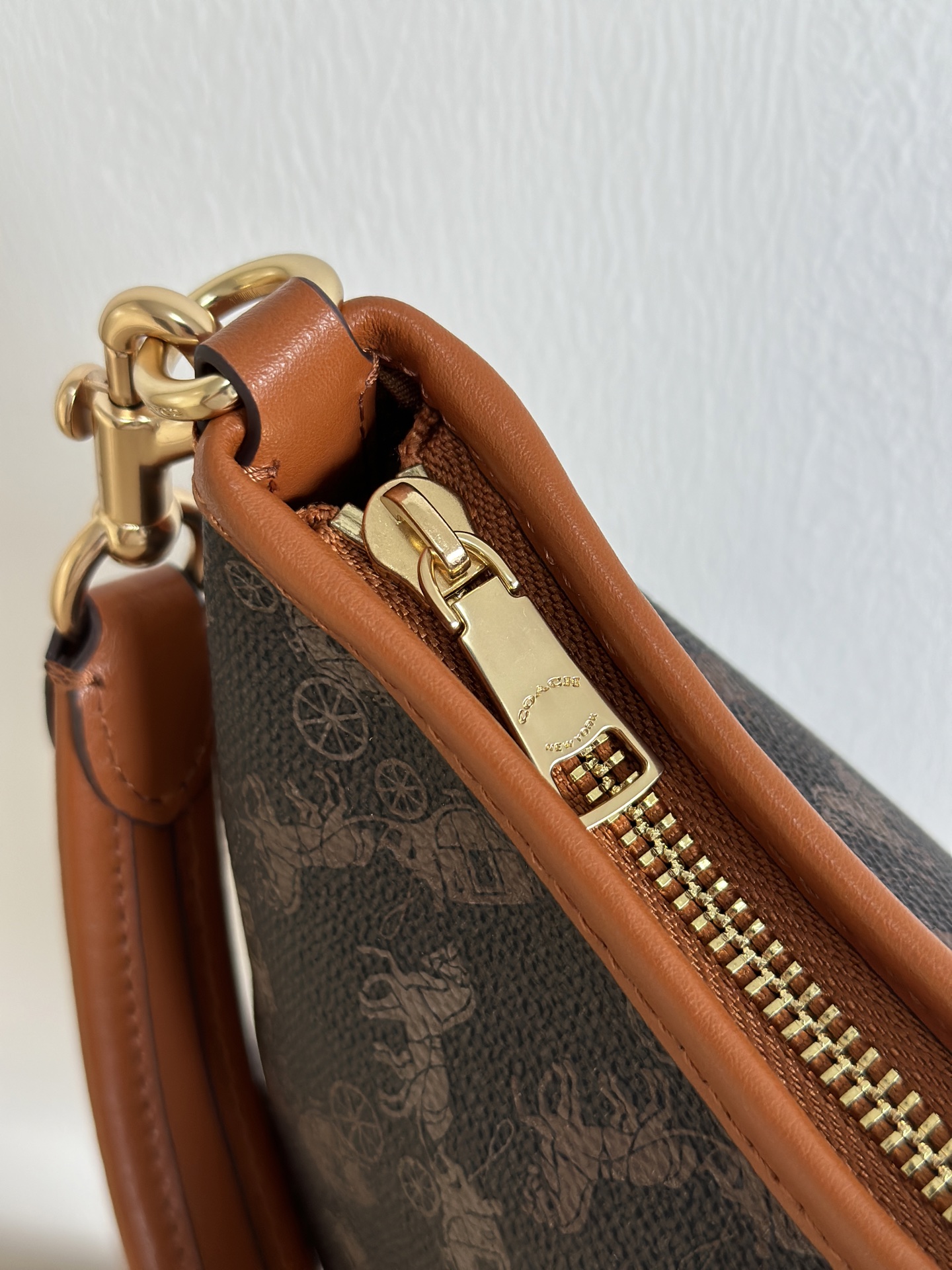 Coach ～￼纯原Coach蔻驰 CC037 laurel系列mini迷你流浪包 单肩斜挎包
