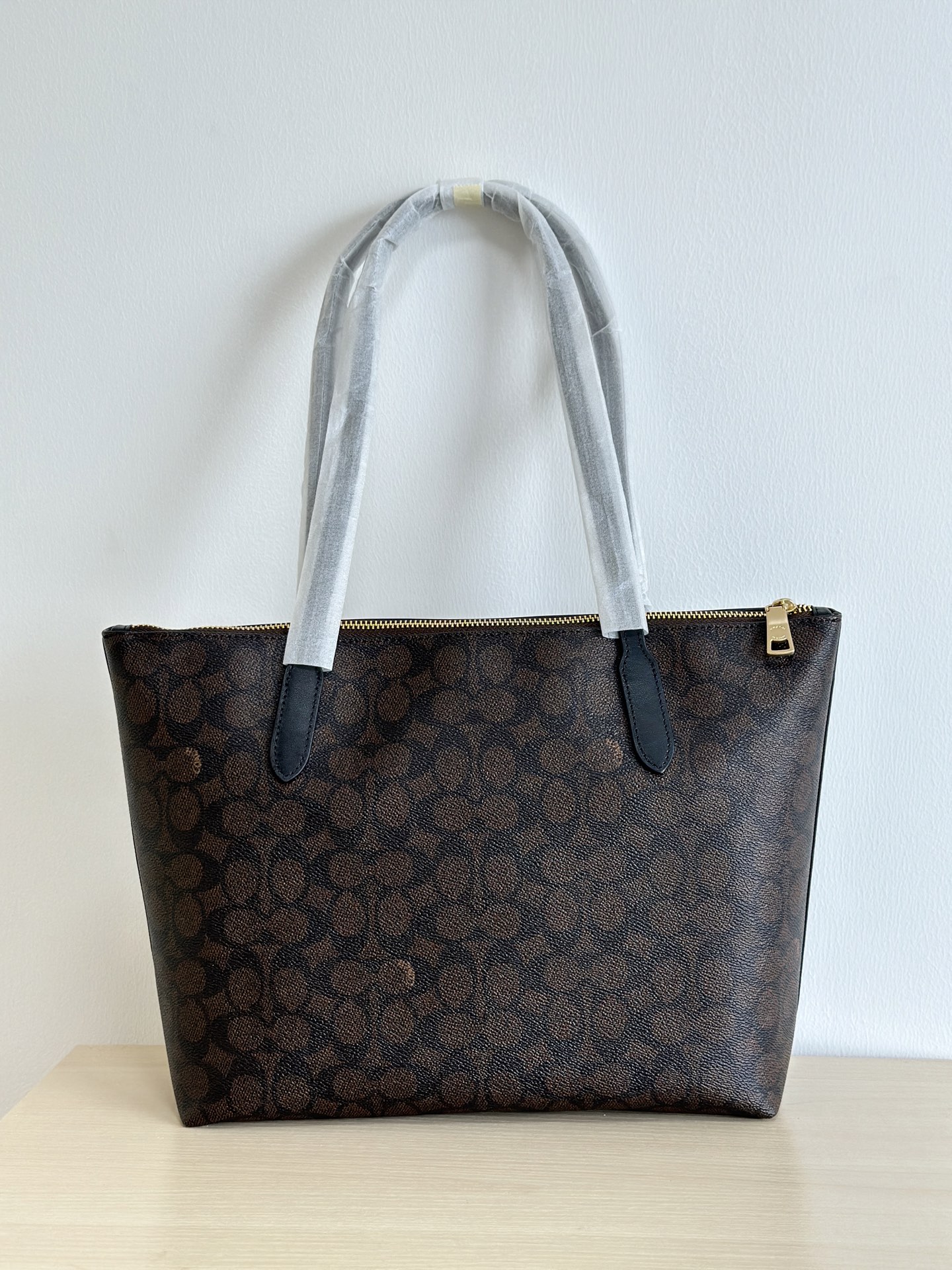 Coach ～黑咖色细节纯原 COACH 蔻驰CBT20 Zip top Tote 30新款拉链托特