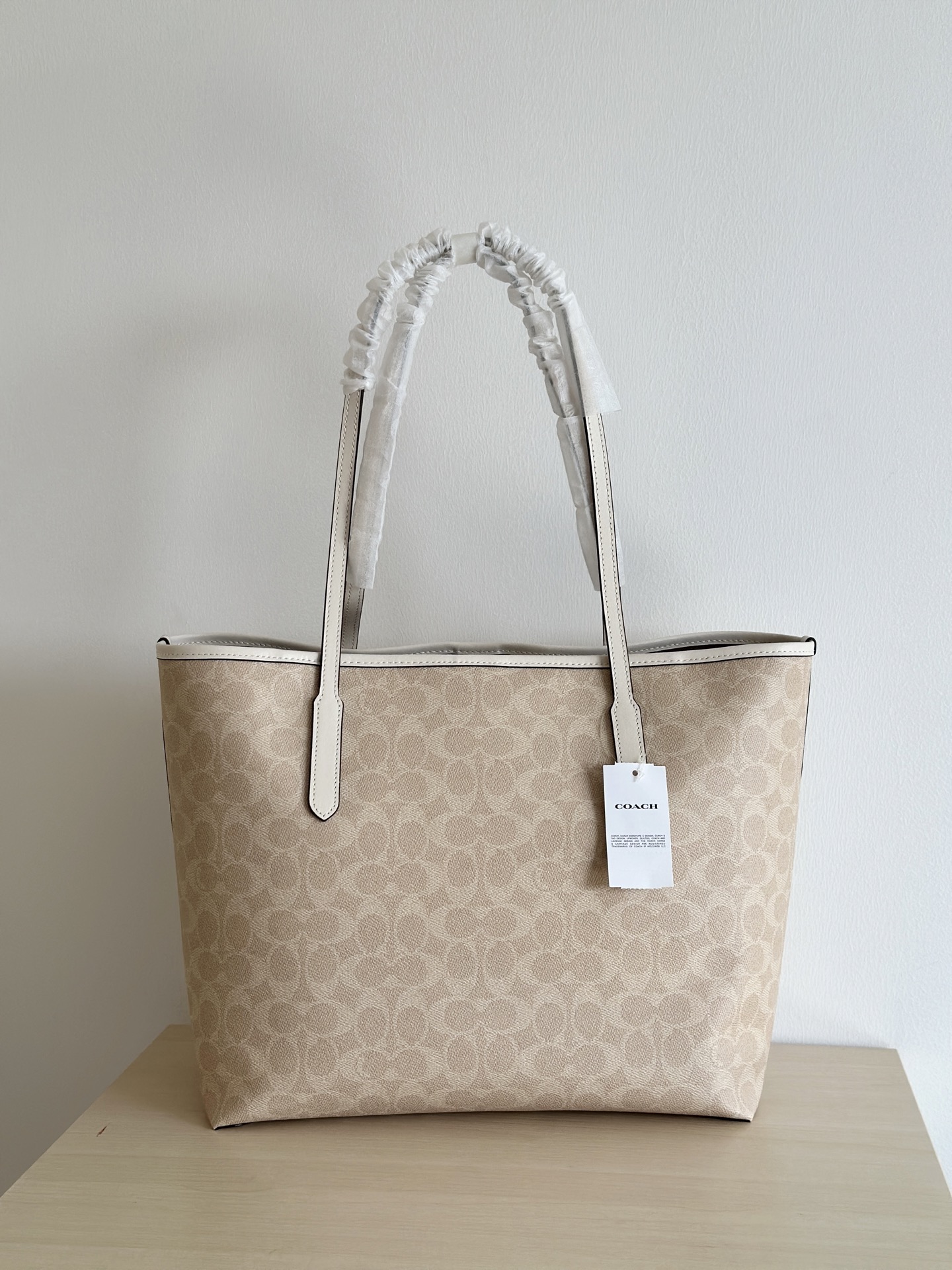 Coach ～纯 Coach蔻驰 CV976 City33系列最新奥莱款购物袋托特包