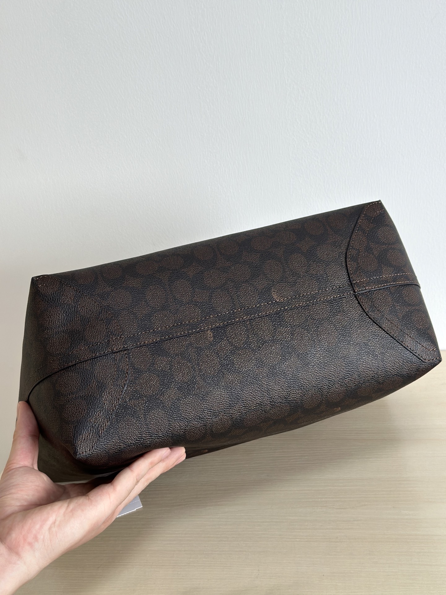 Coach ～纯 Coach蔻驰 CV976 City33系列最新奥莱款购物袋托特包
