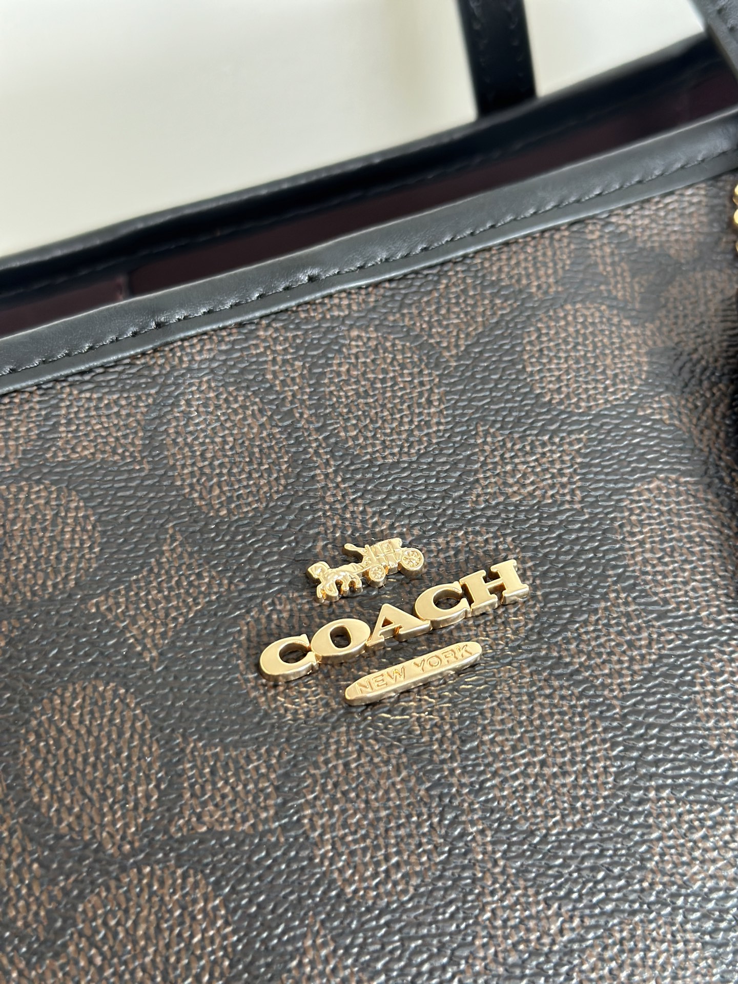 Coach ～纯 Coach蔻驰 CV976 City33系列最新奥莱款购物袋托特包