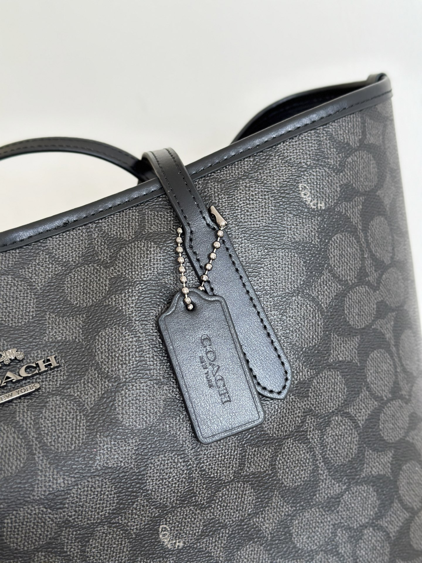 Coach ～纯 Coach蔻驰 CV976 City33系列最新奥莱款购物袋托特包