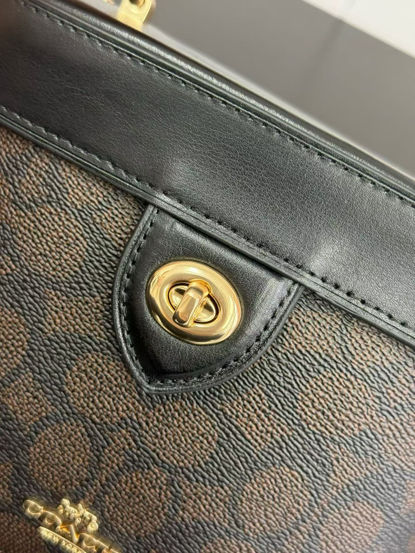 Coach ～原Coach蔻驰 CBQ35 Kay20系列新款盒子包化妆包 代购级别 最新款化妆包