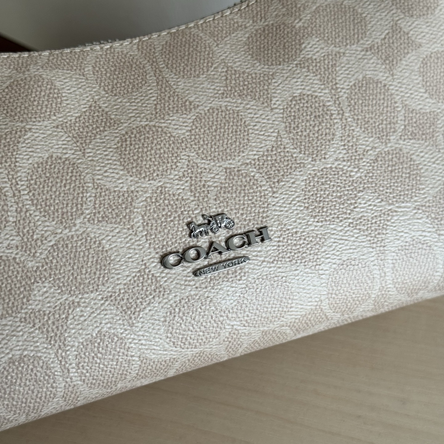 Coach 纯原Coach蔻驰 CEK80 三月新品Caitlin系列腋下斜挎包