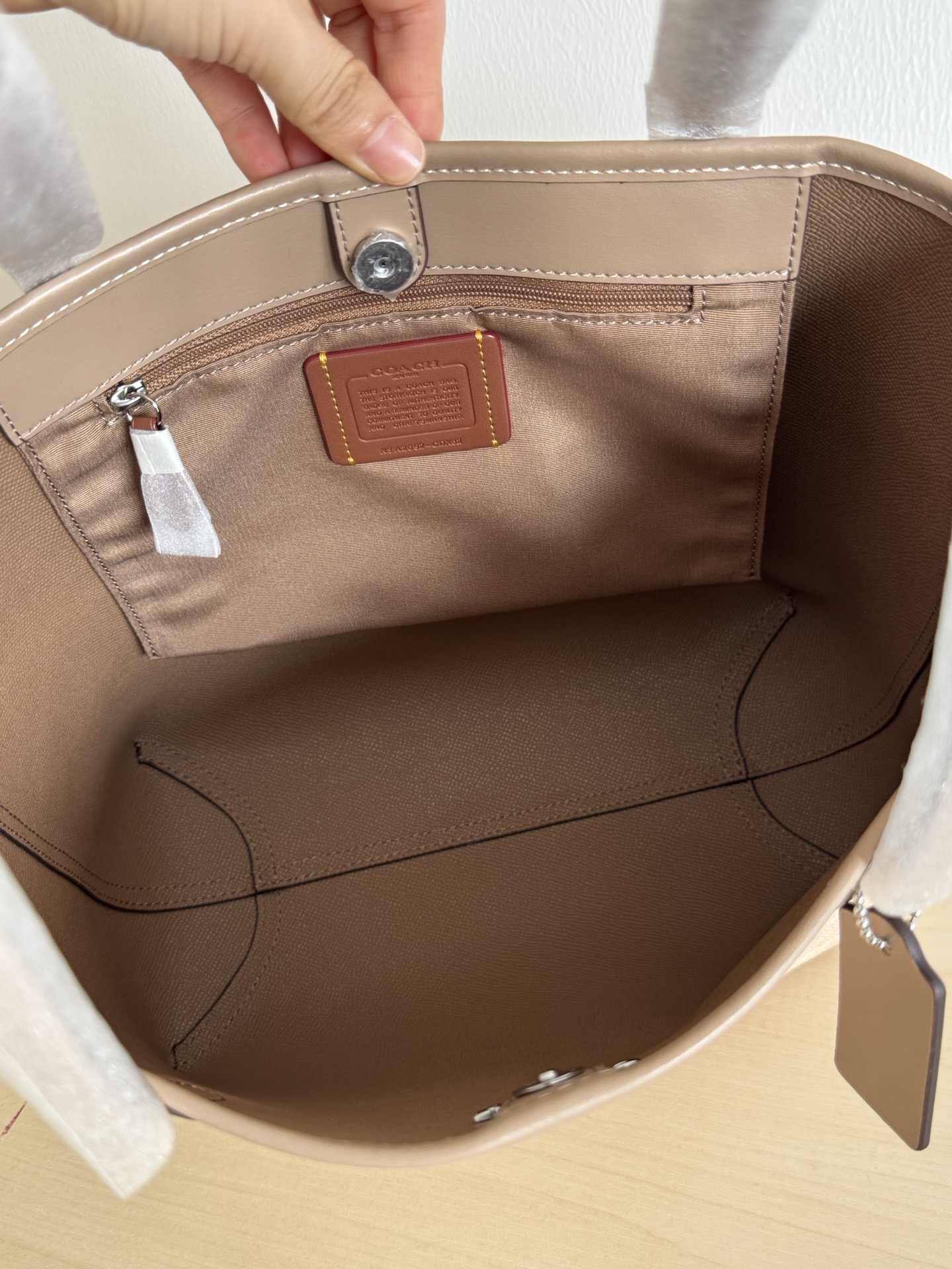 Coach 纯原Coach蔻驰 CDX82 City26系列中号托特包购物袋 最新版本 双面贴合工艺