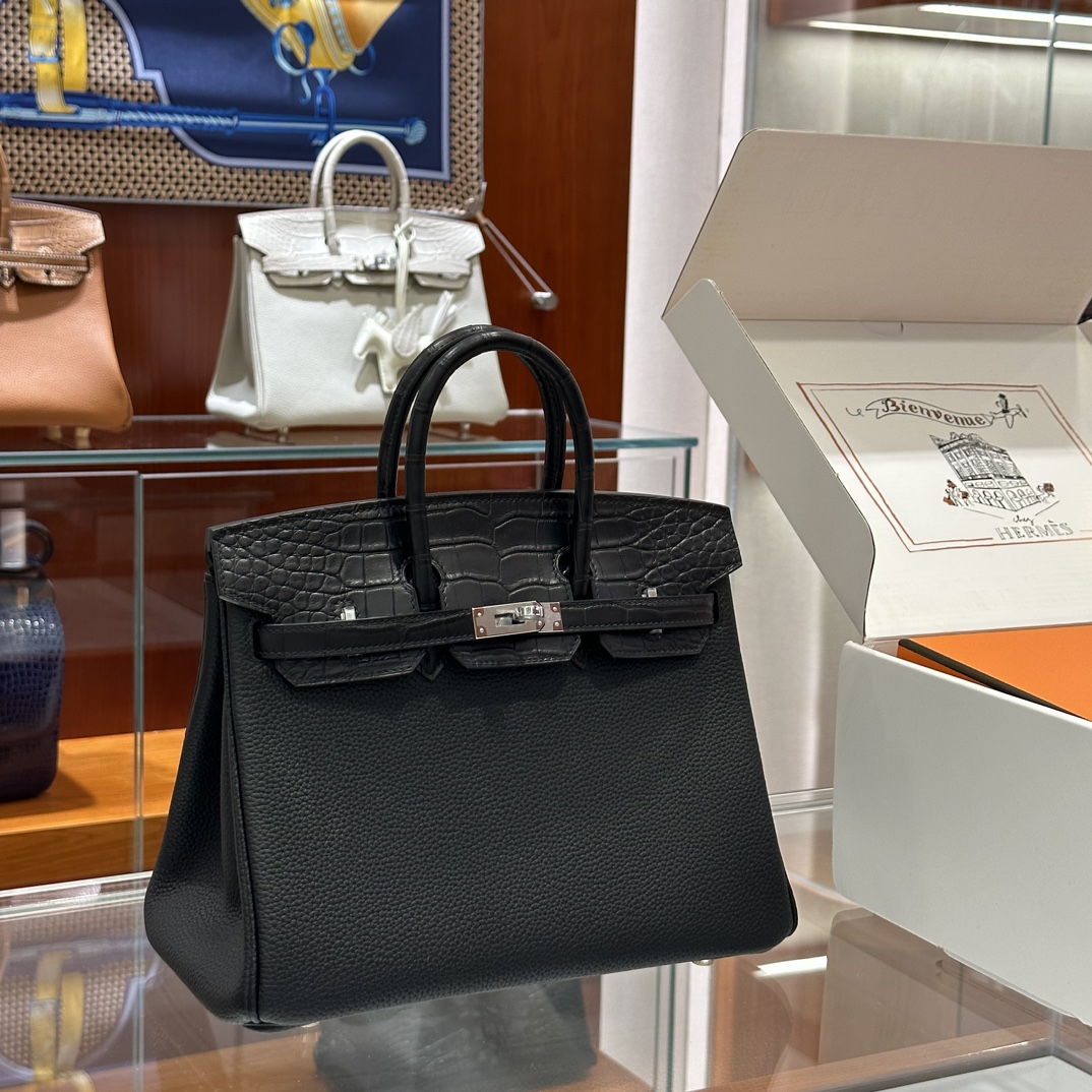 NO:713916,Hermes Birkin Touch 25 crocodile, entry-level crocodile, has the elegance of crocodile skin and the casualness of ordinary skin, Hermes, hermes, hermes, crocodile skin, Hermes,19860909Hermes Birkin Touch 25拼鳄  初进级鳄鱼 即有鳄鱼皮的高贵 又有普皮的随意,爱马仕,hermes,hermes,crocodile skin,Hermes,,Bag