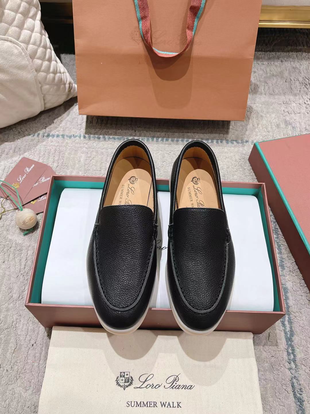 NO:237735,The new men's LP product is available for sale Loro Piana (the same knitted loafers on the official website, made of Wish cowhide fabric | sewn upper is made of unique knitted fabric making process | all-round one-to-one restoration of the counter process | The inner lining is made of imported Italian water dyed beef, the midsole is all full cowhide process | Add original mold opening main color combination mold absorption process outsole | is definitely not a common heavy rubber sole on the market. Women's model 35-42 (four 41.42 customized) Men's model 38-46 (38.45.46 customized), loro piano, loro piano, loafers, cowhide19860909男LP新品发售Loro Piana(官网同款针织乐福鞋 采用 Wish 牛皮面料制作｜缝制鞋面采用独特针织面料制作工艺｜全方位一比一复原专柜工艺流程｜内里采用意大利进口水染牛里 中底都是全牛皮工艺流程｜加装原版开模主色组合吸模工艺大底｜绝非市面普通笨重胶底 女款35-42（女款41.42定制） 男款38-46（38.45.46定制）,乐福鞋,loro piana,loro piana,loafers,cowhide,Women's Shoes