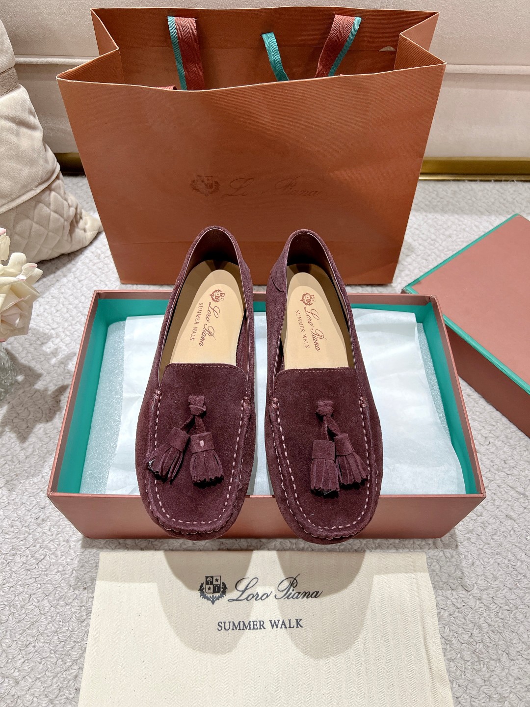 NO:234151,Top high-end version of Doudou shoes, hot products are coming. The new product of LP official website is available for sale Loro Piana (same sewn bean doodou shoes on the official website | The highest quality lp women's classic bean doodou shoes, high-end driving shoes, full packaging! Material imported high-quality top layer cowhide/velvet, imported high-quality water-dyed cowhide feet   wear-resistant bean doodou sole Features high-end comfort purely handmade to create the perfect shoes that suit you. Size (34-41) standard size, Doudou shoes, loro piga, loro piga, cowhide19860909顶级高版本豆豆鞋 爆款来袭 LP官网新品发售Loro Piana(官网同款缝制豆豆鞋｜最高品质lp女士经典豆豆鞋,高端开车鞋,配全套包装！  材质进口优质头层牛皮/绒,进口优质水染牛皮垫脚 耐磨豆豆底 特点高档舒适 纯手工制作  打造最适合您的的完美鞋履  码数(34-41）标准码,豆豆鞋,loro piana,loro piana,cowhide,Women's Shoes