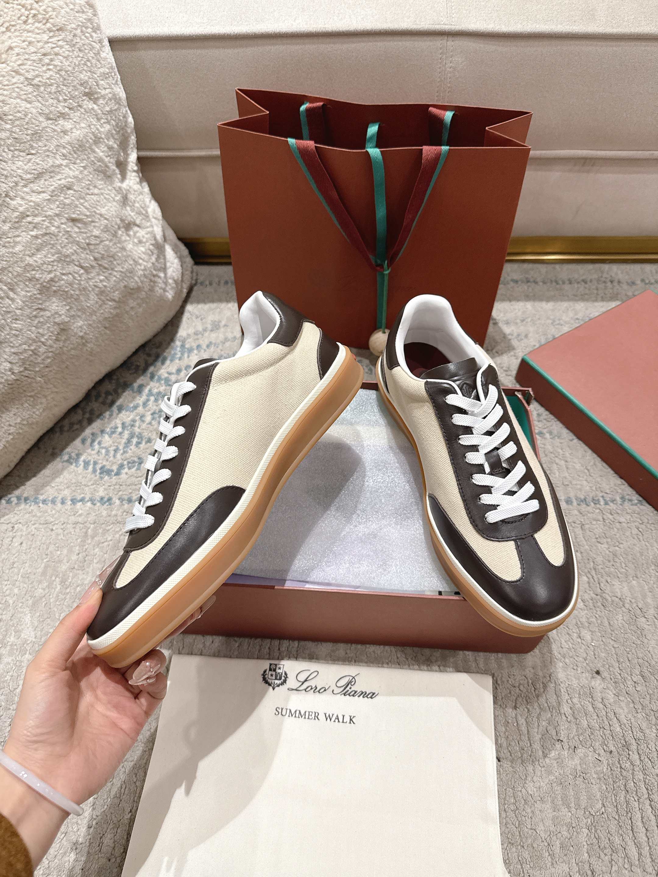 NO:706774,High version, men's 10, new product on sale (same model as the official website, made of Wish super-soft cowhide fabric｜The upper is made of imported coarse cloth series/super-soft cowhide fabric production process｜The inner padding sheepskin, the midsole sheepskin, all-round one-to-one restoration of the counter process｜High-tech process｜Italian imported wear-resistant rubber molded sole original process outsole｜It is definitely not an ordinary sole on the market  Size 35-47 'Women's size 35~41, Men's size 38~47' (women's size 40 and 41 are customized and men's size 45.46.47 are customized) are super hot in spring, casual shoes/sports shoes, sneakers, cowhide, sheepskin19860909高版本 男10   新品发售(官网同款,采用 Wish 超软牛皮面料制作｜鞋面采用进口粗布呢子系列/超柔牛皮面料制作工艺｜内里垫脚羊皮,中底羊皮,全方位一比一复原专柜工艺流程｜高工艺工艺流程｜意大利进口耐磨橡胶成型底 原版工艺大底｜绝非市面普通底 Size35-47码《女款35～41 男款38～47》（女款40 41属于定制 男款45.46.47属于定制）春季超级超级火爆,休闲鞋/运动鞋,sneakers,cowhide,sheepskin,Women's Shoes