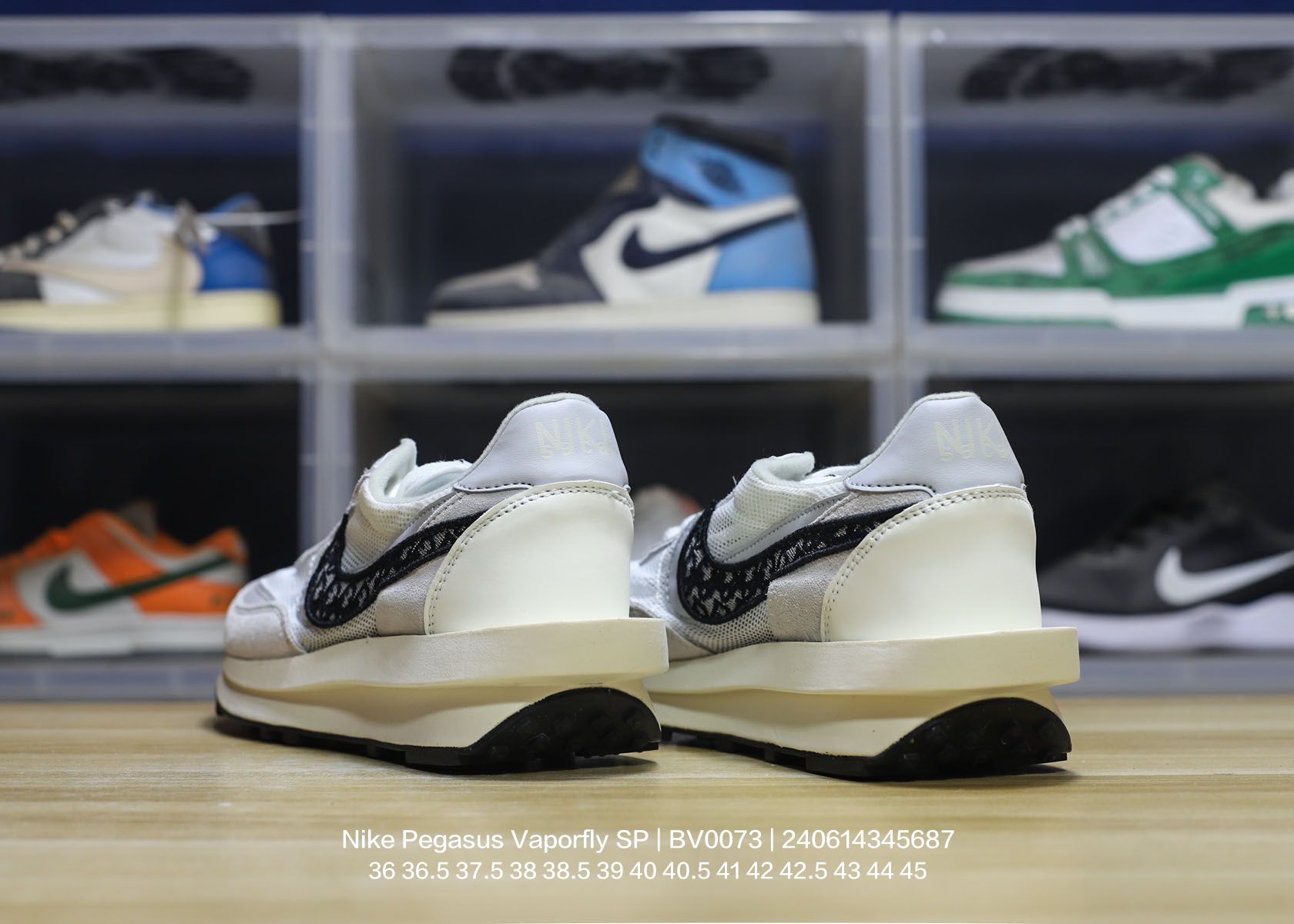 Nike/耐克 正确3D打印效果重影钩子,中底嵌入超轻发泡EVA缓震材质,双层进口无味切片打磨组合鞋底❗重磅来袭,日式解构美学联名Sacai x Nike Pegasus Vaporfly SP改良华夫马拉松解构设计前卫变形三层底休闲慢跑鞋 BV0073 类型:男女鞋 编码:240614345.687