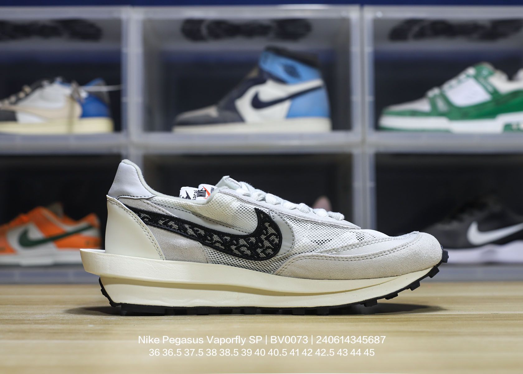 Nike/耐克 正确3D打印效果重影钩子,中底嵌入超轻发泡EVA缓震材质,双层进口无味切片打磨组合鞋底❗重磅来袭,日式解构美学联名Sacai x Nike Pegasus Vaporfly SP改良华夫马拉松解构设计前卫变形三层底休闲慢跑鞋 BV0073 类型:男女鞋 编码:240614345.687