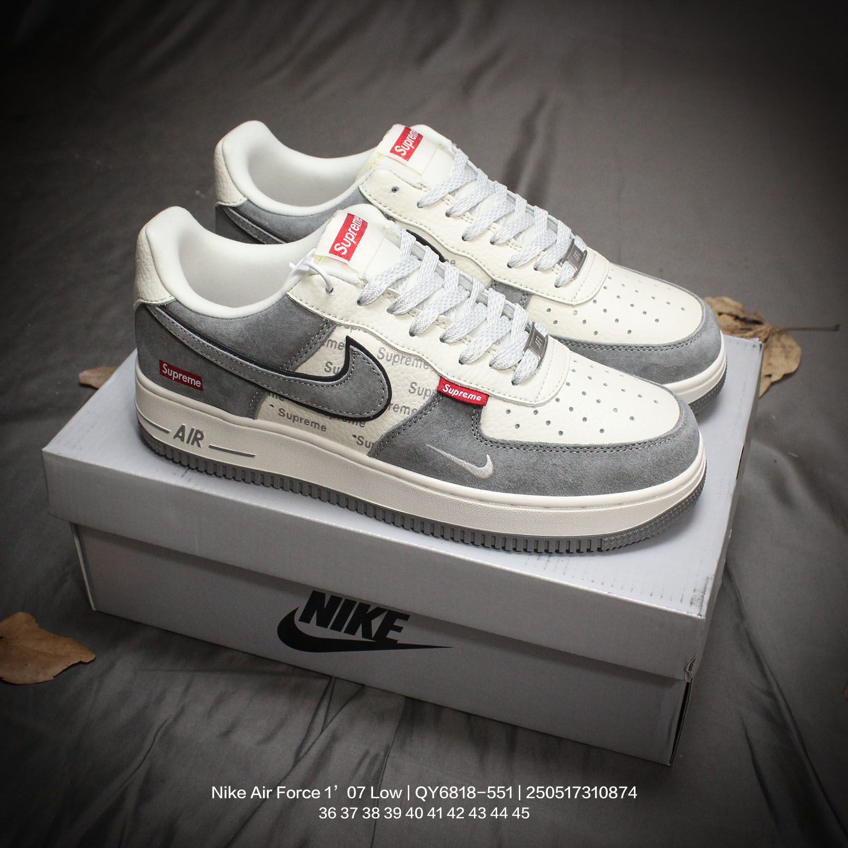 🈴💰195
Nike/耐克 男女鞋半码制，原楦原纸版数据开发版型，采用硬质荔枝纹牛剖革组合猪巴革鞋面材质，内置全掌Air Sole气垫❗创意定制联名，著名户外品牌·北面/The North Face x Nike Air Force 1’07 Low"TNF"空军一号经典低帮百搭休闲运动板鞋“ QY6818-551

类型：男女鞋
码数：36 37 38 39 40 41 42 43 44 45
编码：250517310.874