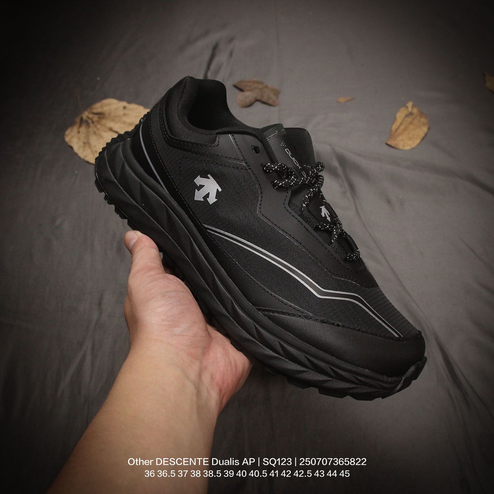 💰150
原楦原纸版开发版型,采用防撕裂牛津布组合环保牛巴革鞋面材质,搭载压缩EVA缓震中底技术,外搭vibram黄金耐磨锯齿外底❗️越野徒步+日常通勤两不误!高端专业运动品牌/迪桑特·DESCENTE Dualis AP 逍客AP系列低帮厚底越野徒步户外休闲运动鞋 SQ123
类型:男女鞋
码数:36 36.5 37 38 38.5 39 40 40.5 41 42 42.5 43 44 45
编码:250707365.822